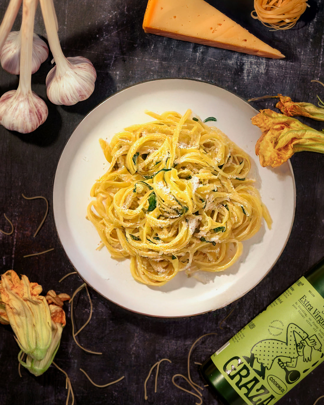 Spaghetti Aglio e Olio clasice (Paste cu usturoi & ulei de măsline)